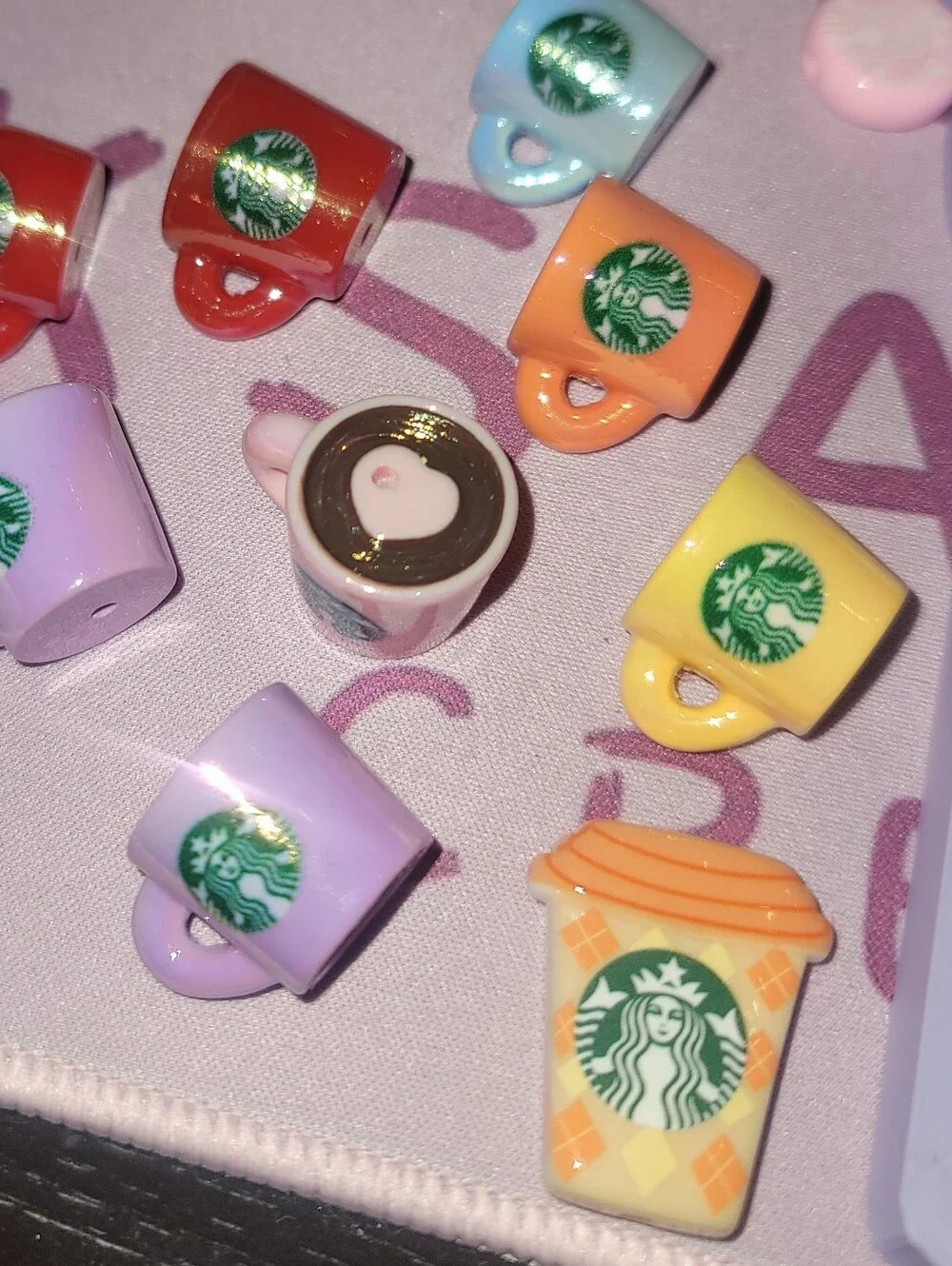 NEW-Starbucks Red and White Holiday Reusable Cup w/SB inspired pen